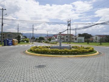 Vendo casa en San Pedro de Taboada, urbanización privada