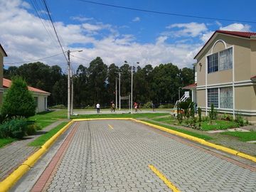 Vendo casa en San Pedro de Taboada, urbanización privada