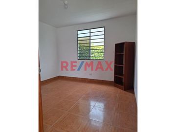 ✨ ¡Encanto rústico y confort moderno te esperan en esta hermosa casa de campo en Reque, Chiclayo! ✨

🏡 Esta majestuosa propiedad de dos pisos, ubica