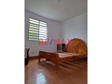 ✨ ¡Encanto rústico y confort moderno te esperan en esta hermosa casa de campo en Reque, Chiclayo! ✨

🏡 Esta majestuosa propiedad de dos pisos, ubica
