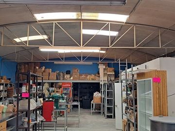 VENTA BODEGA EN MARGARITAS GOMEZ PORTUGAL
