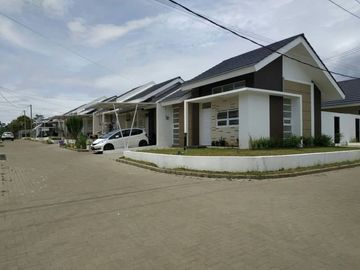 rumah dijual murah di bandung utara komplek sudah jadi lebar