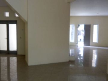RUMAH 2 LANTAI BSD ANGGREK LOKA SIAP HUNI MURAH SERPONG