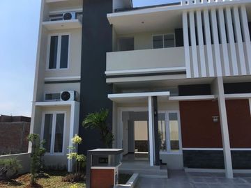 Graha Swasti 2 LT SIAP HUNI KOMPLEKS MILIK DJARUM
