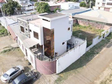 Casa en venta Portoviejo
