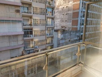 INMEJORABLE MONOAMBIENTE FRENTISTA CENTRICO
