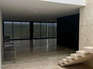 Lujoso Penthouse en venta en Lomas 4a Sección, con increíbles vistas.