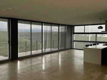 Lujoso Penthouse en venta en Lomas 4a Sección, con increíbles vistas.