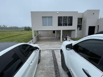 Casa quinta en venta de 3600m2 ubicado en Canning