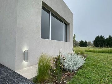 Casa quinta en venta de 3600m2 ubicado en Canning
