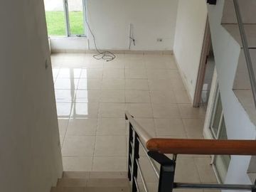 Rumah Nyaman di Antapani, dekat Antapani dan Cisaranten