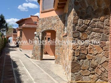 CASA EN VENTA EN TEQUISQUIAPAN  EN GRANJAS RESIDENCIALES ALEXA