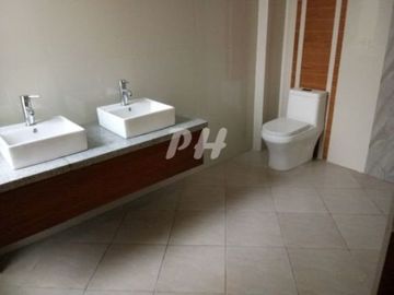 PH1009 Modern Townhouse for sale in Don Antonio QC Near Comm