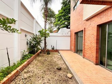 casa en arriendo/venta en villa campestre. Cod V24277
