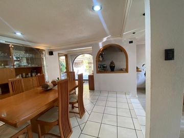 VENTA DE CASA EN PASEOS DEL BOSQUE, NAUCALPAN DE JUÁREZ. ESTADO DE MÉXICO
