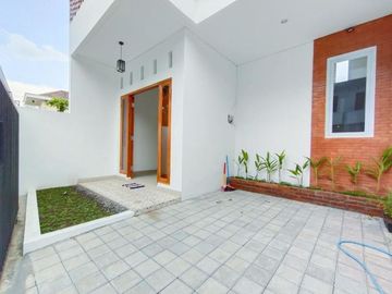 Rumah Baru Desain Eropa di Kebonagung Dekat Pasar Cebongan
