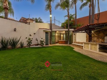 Casa de Lujo en Venta Bugambilias Coto azaleas zona sur