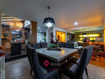 Casa de Lujo en Venta Bugambilias Coto azaleas zona sur