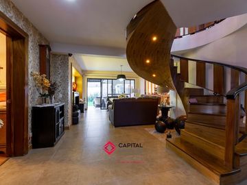 Casa de Lujo en Venta Bugambilias Coto azaleas zona sur