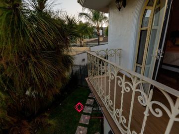 Casa de Lujo en Venta Bugambilias Coto azaleas zona sur