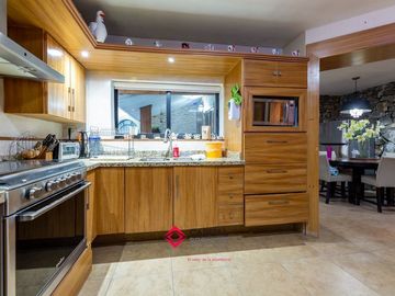 Casa de Lujo en Venta Bugambilias Coto azaleas zona sur