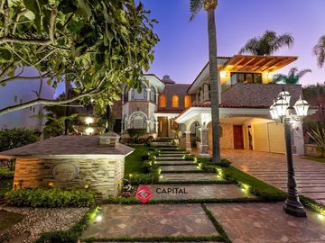 Casa de Lujo en Venta Bugambilias Coto azaleas zona sur