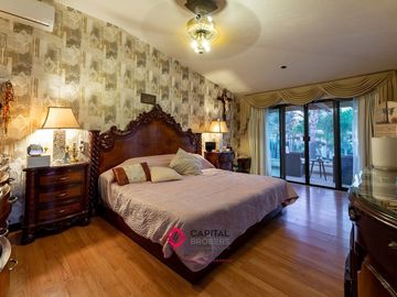 Casa de Lujo en Venta Bugambilias Coto azaleas zona sur