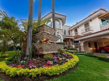 Casa de Lujo en Venta Bugambilias Coto azaleas zona sur