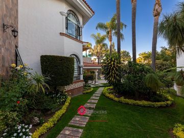 Casa de Lujo en Venta Bugambilias Coto azaleas zona sur
