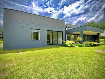 Venta CASA CAMPESTRE PARCELACION El RETIRO