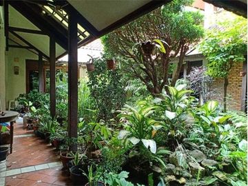 Dijual Rumah Lama Layak Huni Hitung Tanah Di Bendungan Hilir Tanah Abang Jakrta Pusat