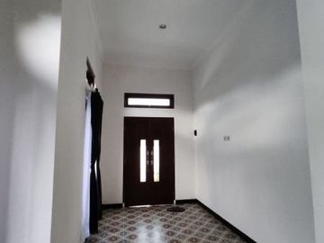 RUMAH SIAP HUNI BARU DIJUAL CEPAT DEKAT JALAN MANISRENGGO