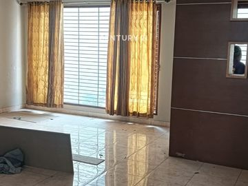 DISEWAKAN Rumah Di Cluster Heliconia  Harapan Indah