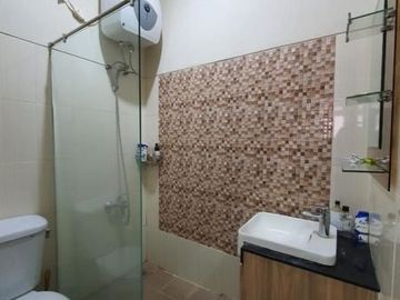 Dijual Rumah Modern Full Furnished Dalam Perumahan Exclusive Tepi Jalan Raya