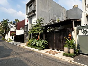 Dijual Rumah Tua Hitung Tanah Di Kawasan Perumahan Pondok Indah