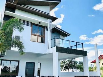 Furnished House for SALE with 4 Bedrooms in Pandan Angeles City Very Near to Marquee Mall
