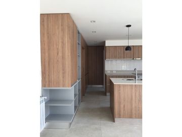 LOS TRONCOS-CHALET NUEVO