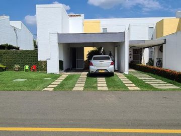 casa campestre en venta en el castillo. Cod V14589