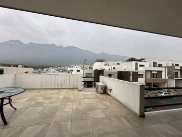 RZ CASA EN VENTA EN CUMBRES 3 PISOS AMUEBLADA