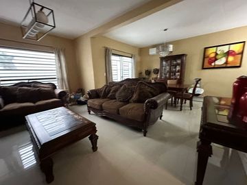 RZ CASA EN VENTA EN CUMBRES 3 PISOS AMUEBLADA