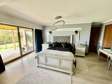 Casa en venta de 5 dorm. en Peñalolén