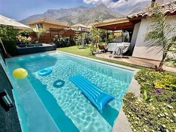 Casa en venta de 5 dorm. en Peñalolén