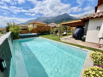 Casa en venta de 5 dorm. en Peñalolén