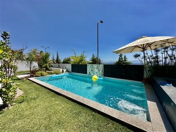 Casa en venta de 5 dorm. en Peñalolén
