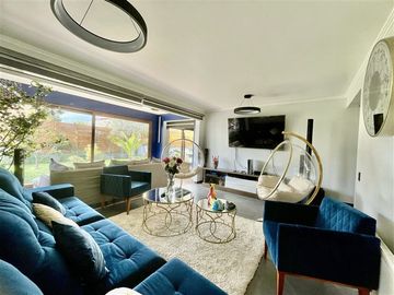 Casa en venta de 5 dorm. en Peñalolén
