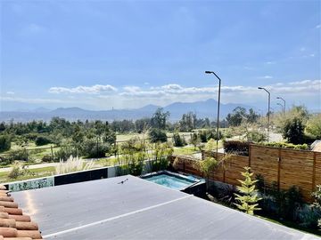 Casa en venta de 5 dorm. en Peñalolén