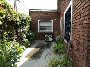 CASA EN LOTE PROPIO DE 3 AMBIENTES