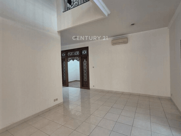 Disewakan Per Tahun Rumah Dekat Pintu Toll Di Menteng Bintaro