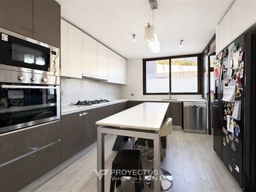 Departamento en venta de 3 dorm. San Carlos de Apoquindo