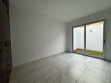 Venta de Casa de 1 Planta en el Coto Privado Bosque Real, V. de A; Colima